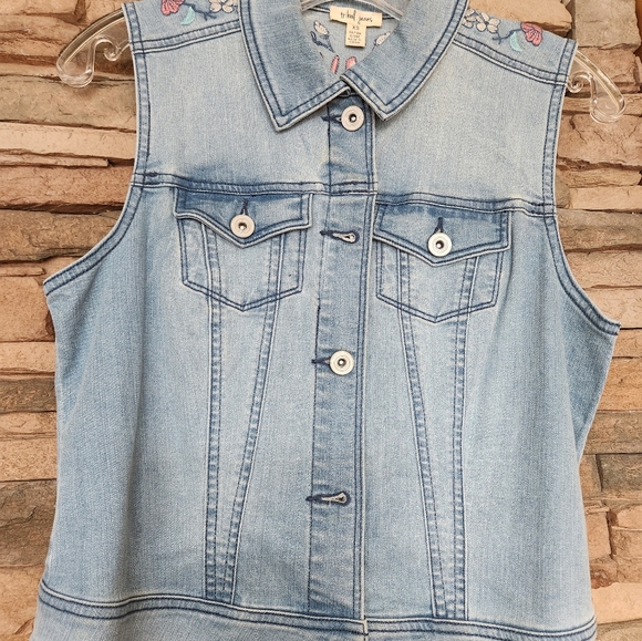 Embroidered Jean Vest - Picture 6 of 8